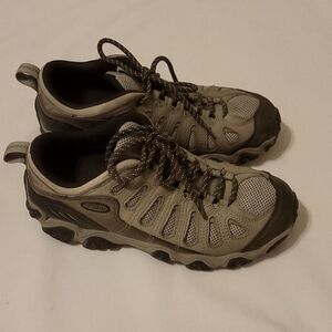 Oboz women's hiking shoes size 9.5
